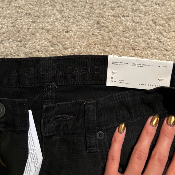 American Eagle High Rise Relaxed Mom Jean - Picture 2 of 6